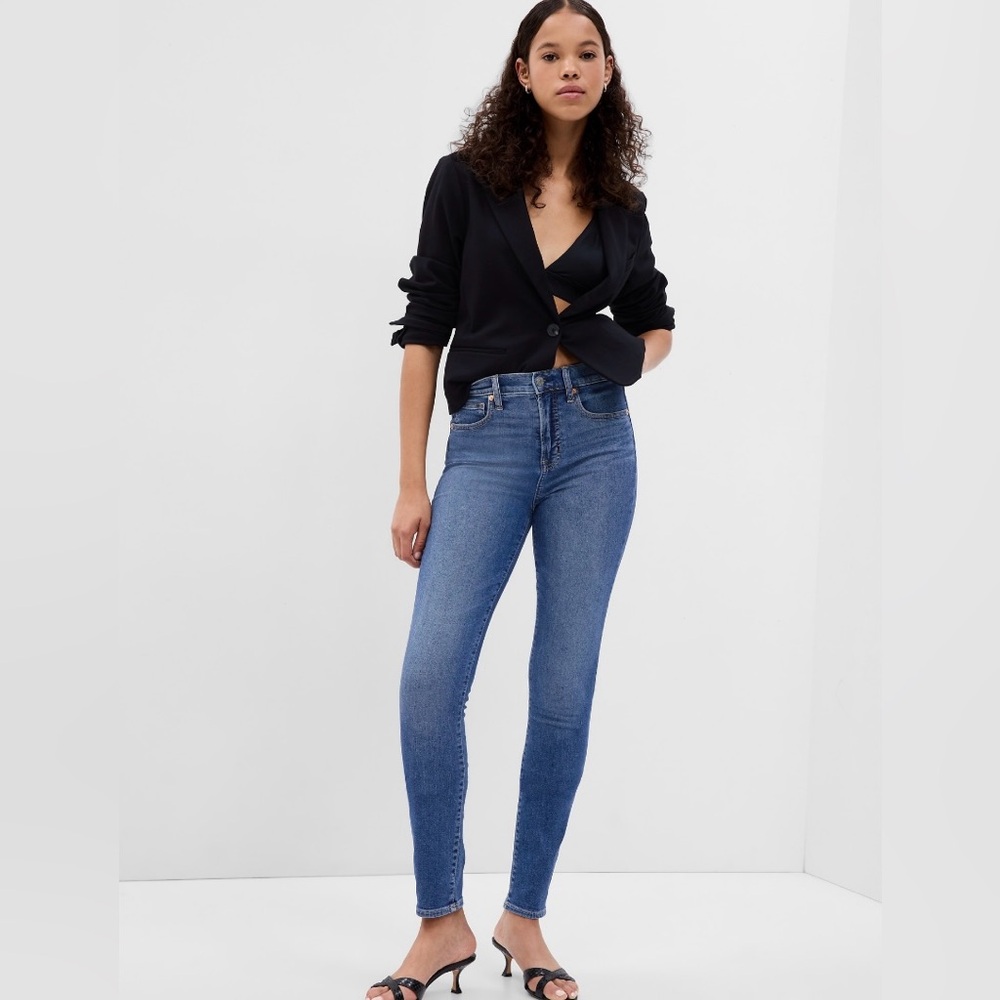 Gap 1969 True Skinny Jeans 28R - LIKE NEW - stretch comfie sexy.